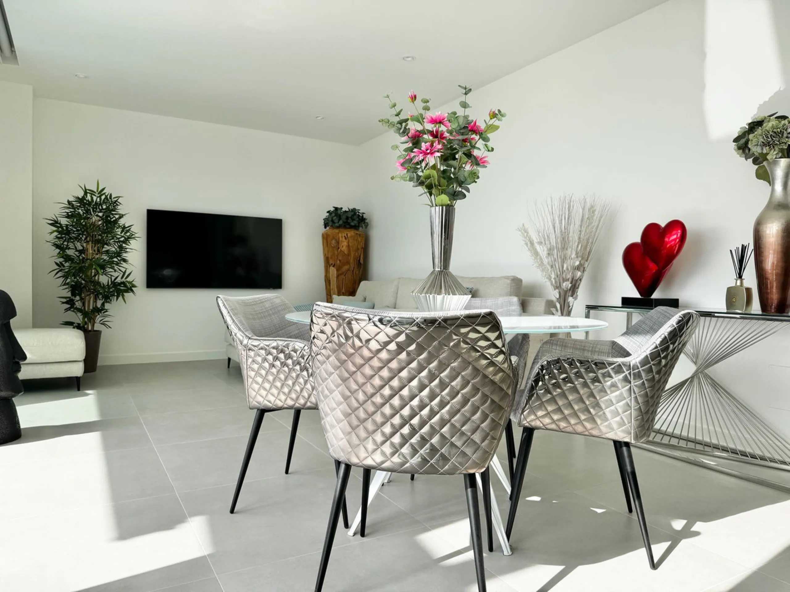 Apartment - Penthouse в продаже в Fuengirola, Málaga. В доме 2 спален и 2 ванных комнат. Площадь дома 87 м²