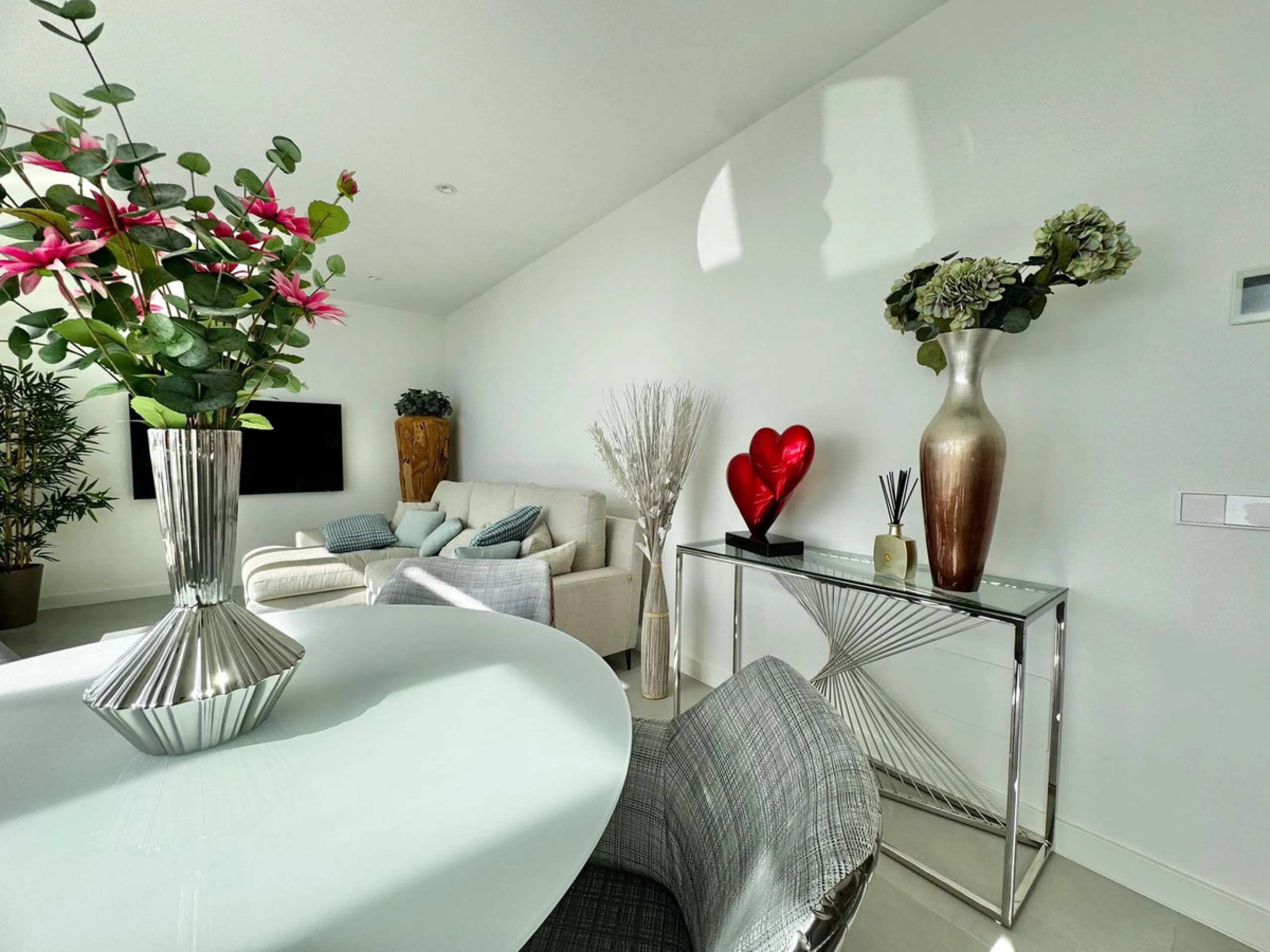 Apartment - Penthouse в продаже в Fuengirola, Málaga. В доме 2 спален и 2 ванных комнат. Площадь дома 87 м²