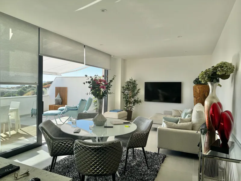Apartment - Penthouse в продаже в Fuengirola, Málaga. В доме 2 спален и 2 ванных комнат. Площадь дома 87 м²