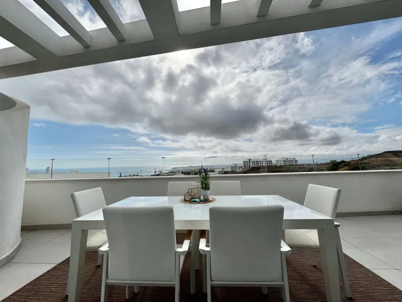 Apartment - Penthouse в продаже в Fuengirola, Málaga. В доме 2 спален и 2 ванных комнат. Площадь дома 87 м²