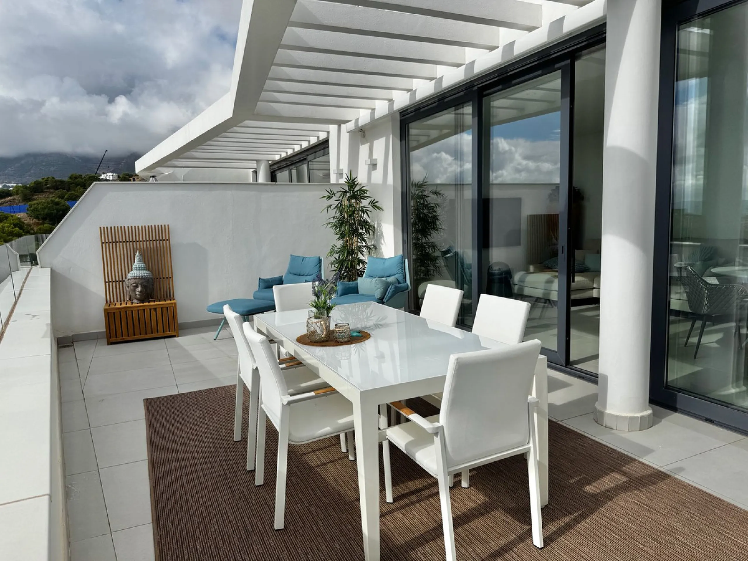 Apartment - Penthouse в продаже в Fuengirola, Málaga. В доме 2 спален и 2 ванных комнат. Площадь дома 87 м²