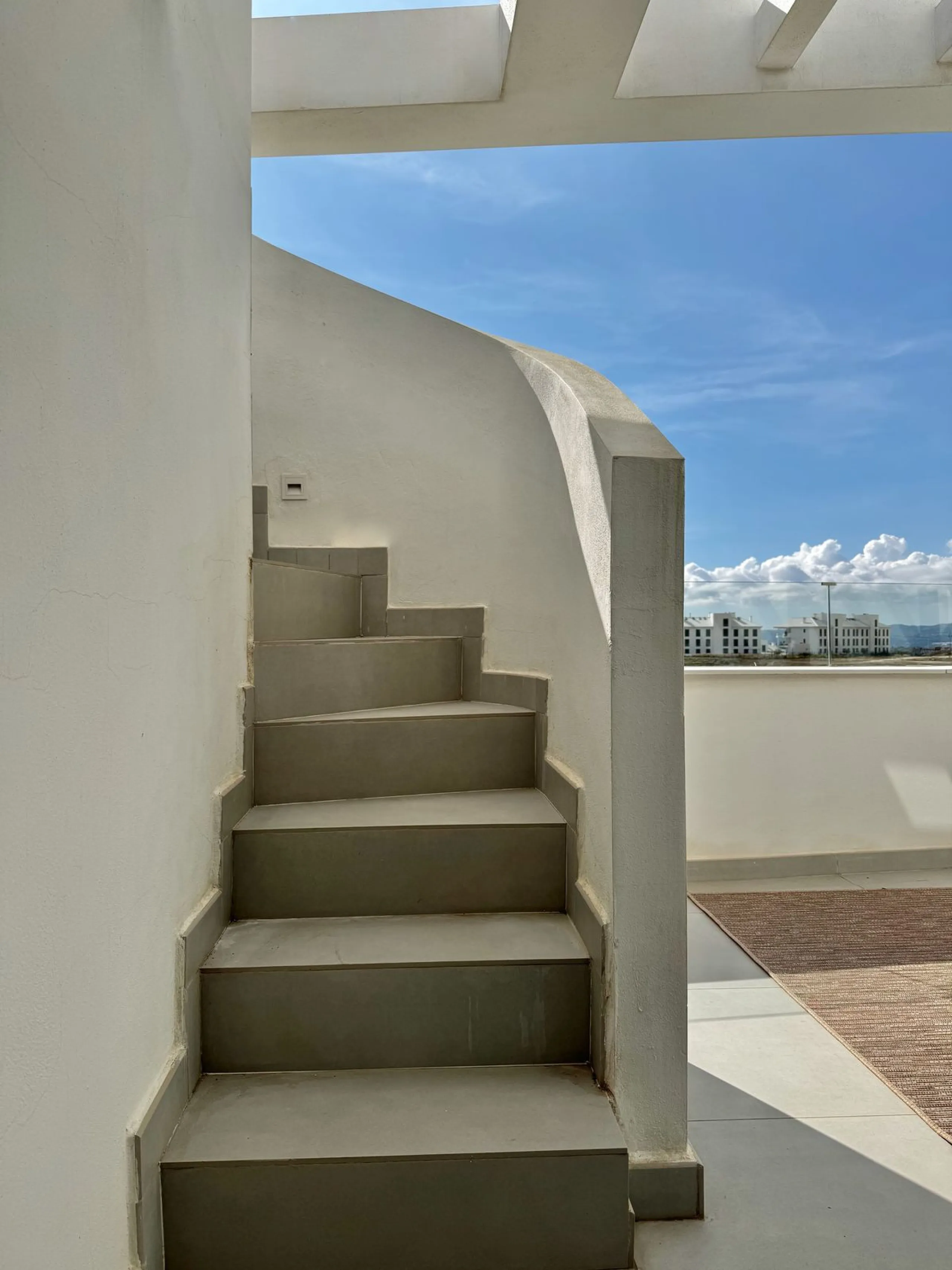 Apartment - Penthouse в продаже в Fuengirola, Málaga. В доме 2 спален и 2 ванных комнат. Площадь дома 87 м²