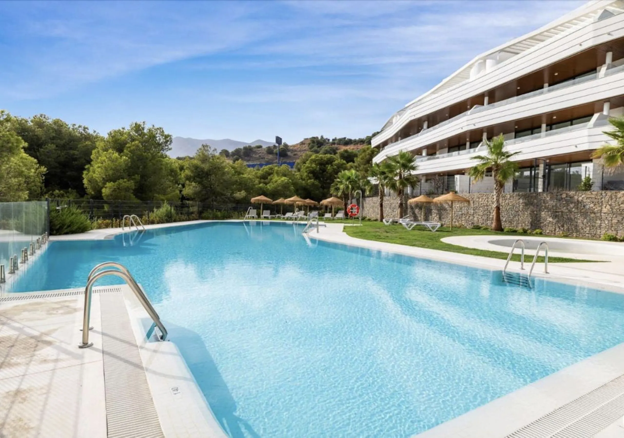 Apartment - Penthouse в продаже в Fuengirola, Málaga. В доме 2 спален и 2 ванных комнат. Площадь дома 87 м²