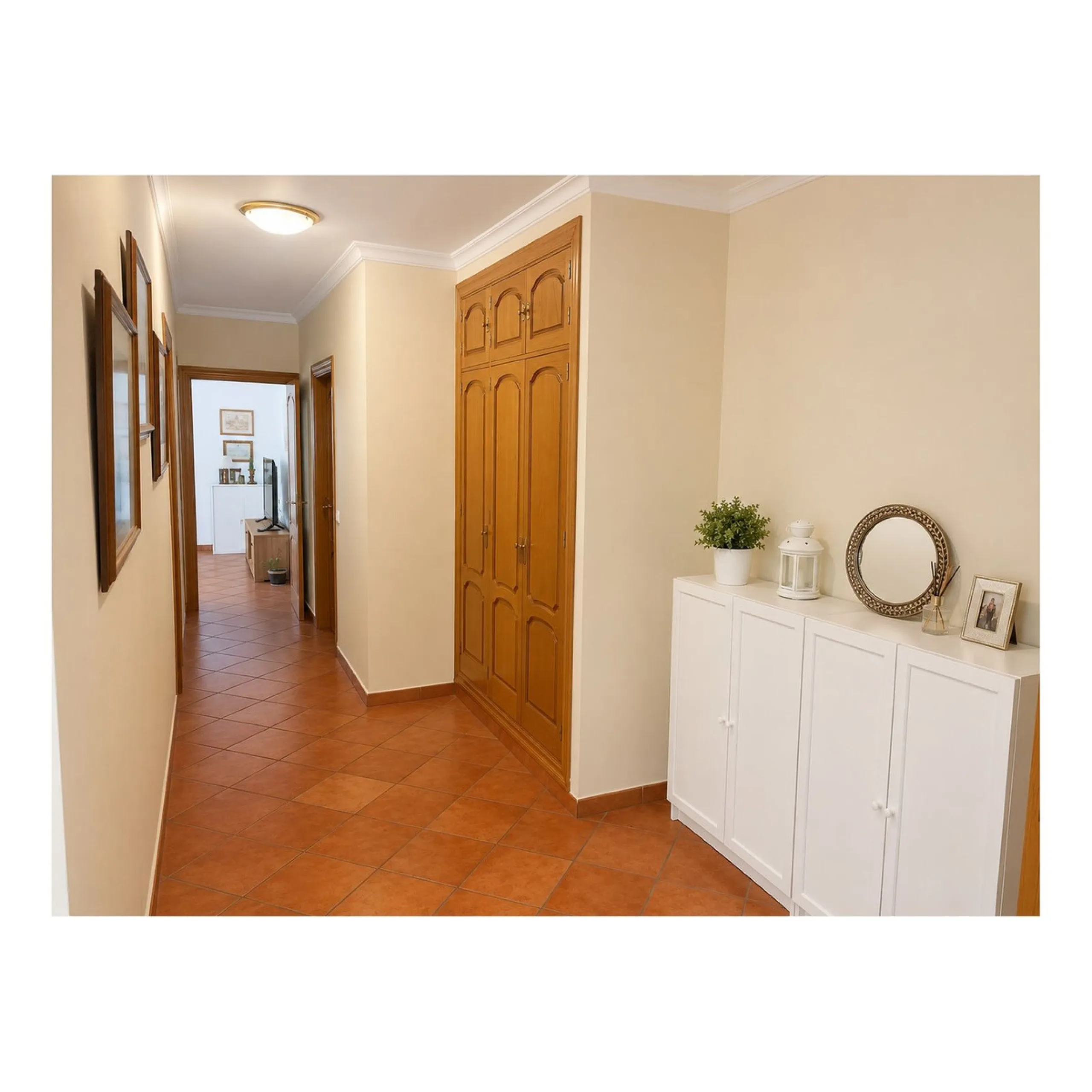 Apartment - Ground Floor Apartment в продаже в Mijas, Málaga. В доме 4 спален и 2 ванных комнат. Площадь дома 125 м²