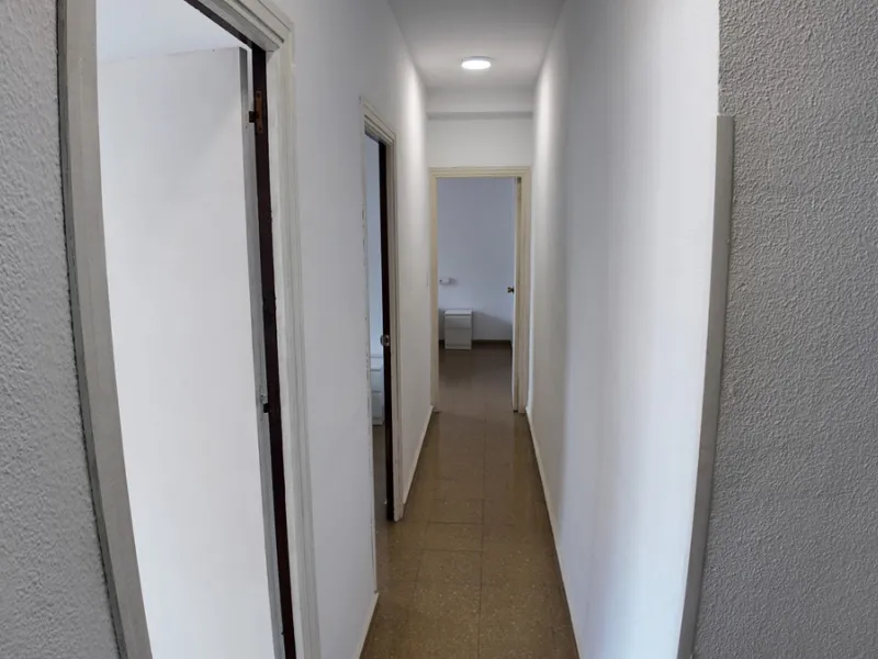 Apartment - Middle Floor Apartment в продаже в Marbella, Málaga. В доме 3 спален и 2 ванных комнат. Площадь дома 120 м²