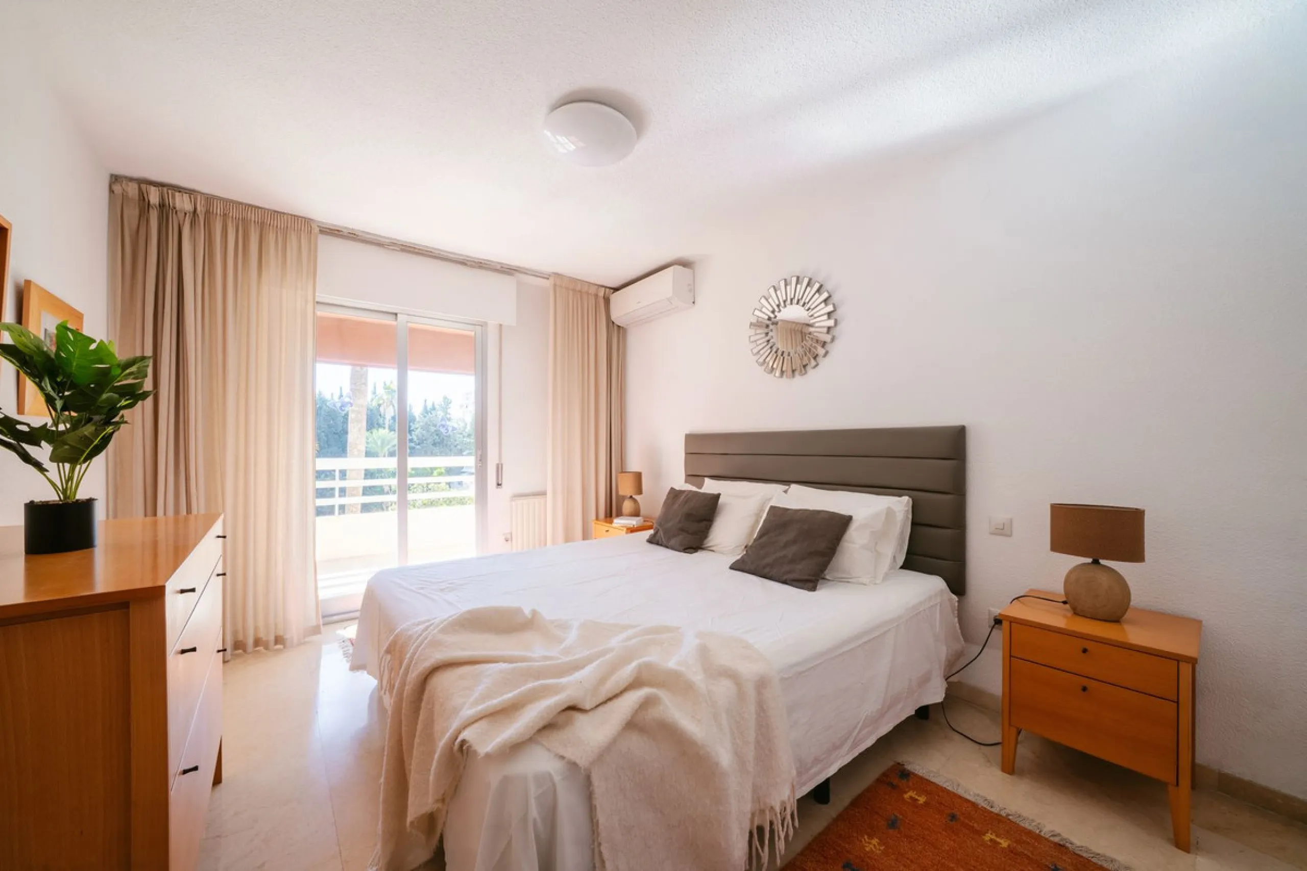 A fantastic opportunity in the well-sought out urbanisation of Parque Marbella.