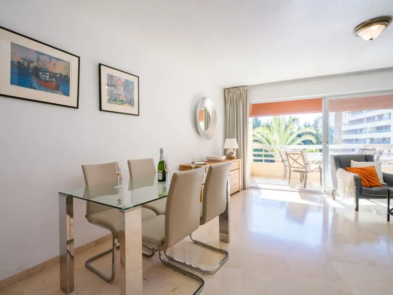 A fantastic opportunity in the well-sought out urbanisation of Parque Marbella.