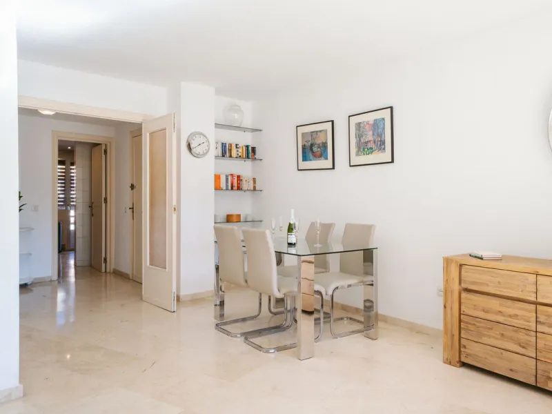A fantastic opportunity in the well-sought out urbanisation of Parque Marbella.