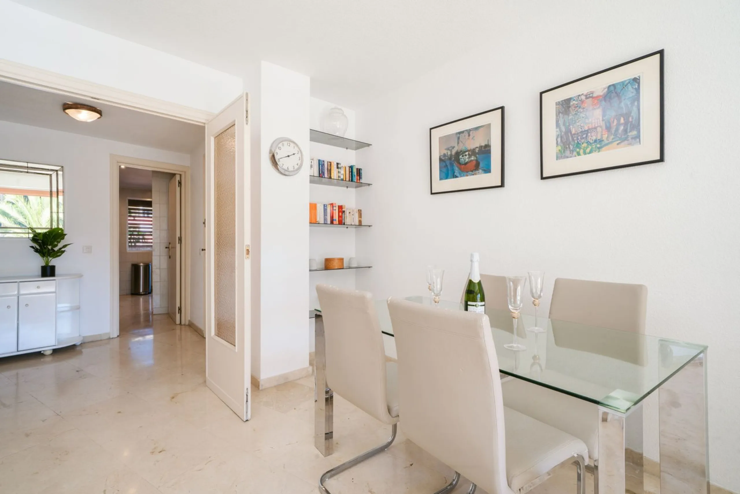 A fantastic opportunity in the well-sought out urbanisation of Parque Marbella.