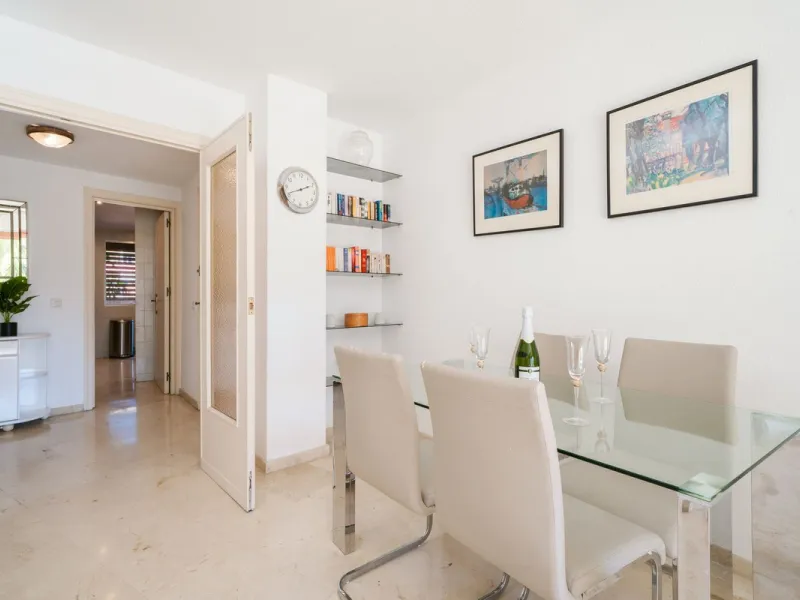 A fantastic opportunity in the well-sought out urbanisation of Parque Marbella.