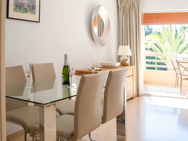 A fantastic opportunity in the well-sought out urbanisation of Parque Marbella.