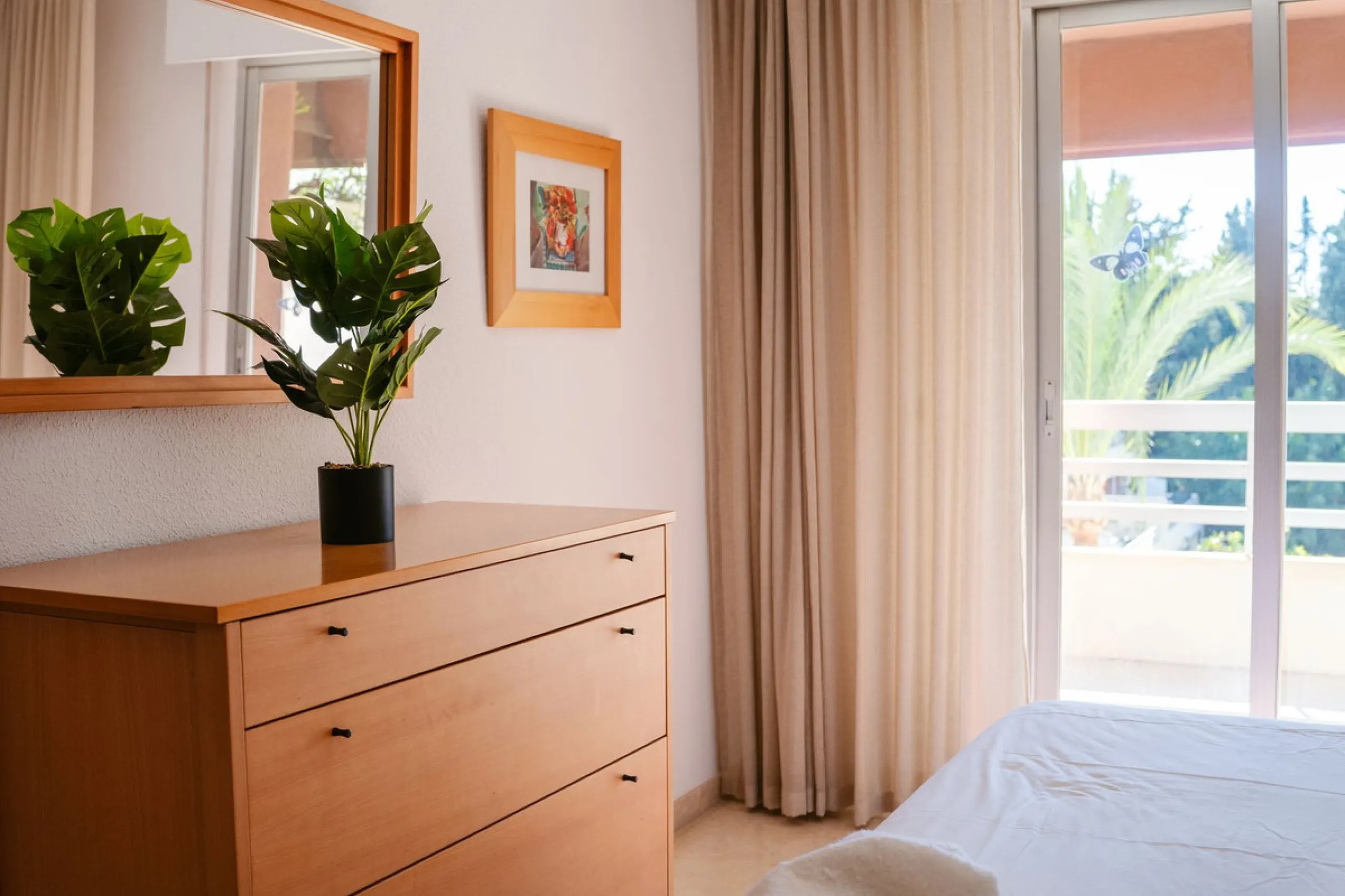 A fantastic opportunity in the well-sought out urbanisation of Parque Marbella.