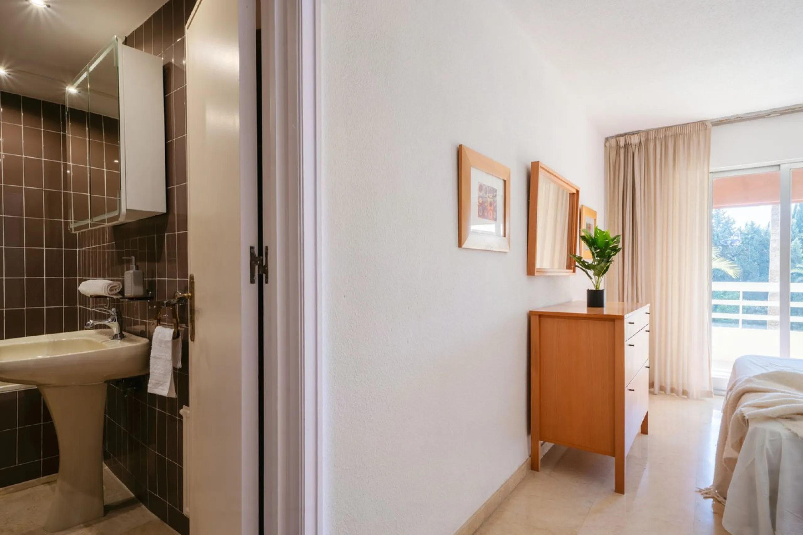 A fantastic opportunity in the well-sought out urbanisation of Parque Marbella.
