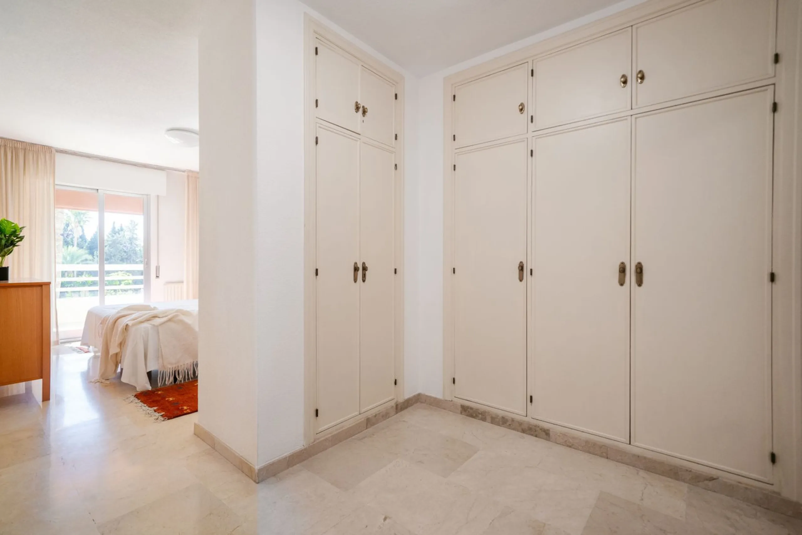 A fantastic opportunity in the well-sought out urbanisation of Parque Marbella.