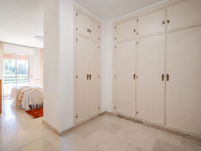 A fantastic opportunity in the well-sought out urbanisation of Parque Marbella.