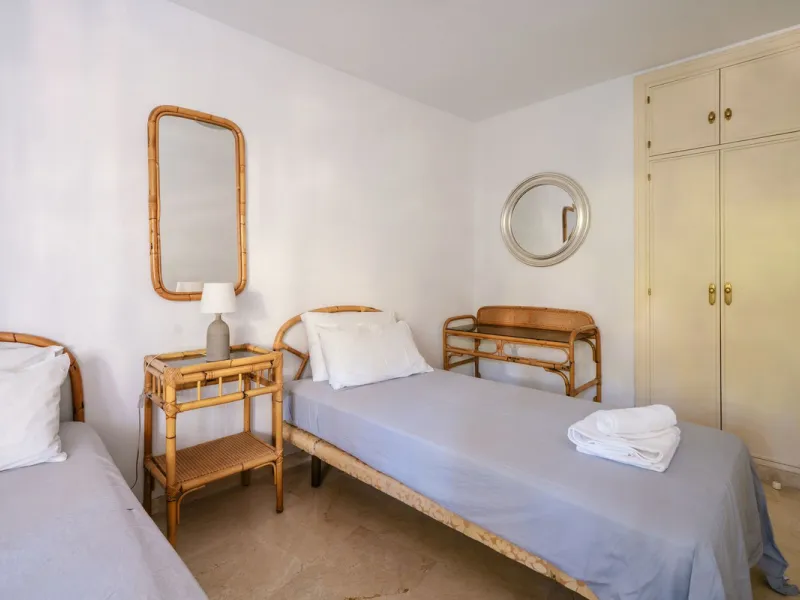 A fantastic opportunity in the well-sought out urbanisation of Parque Marbella.
