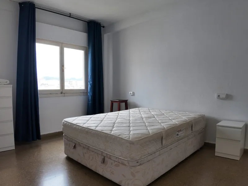 Apartment - Middle Floor Apartment в продаже в Marbella, Málaga. В доме 3 спален и 2 ванных комнат. Площадь дома 120 м²