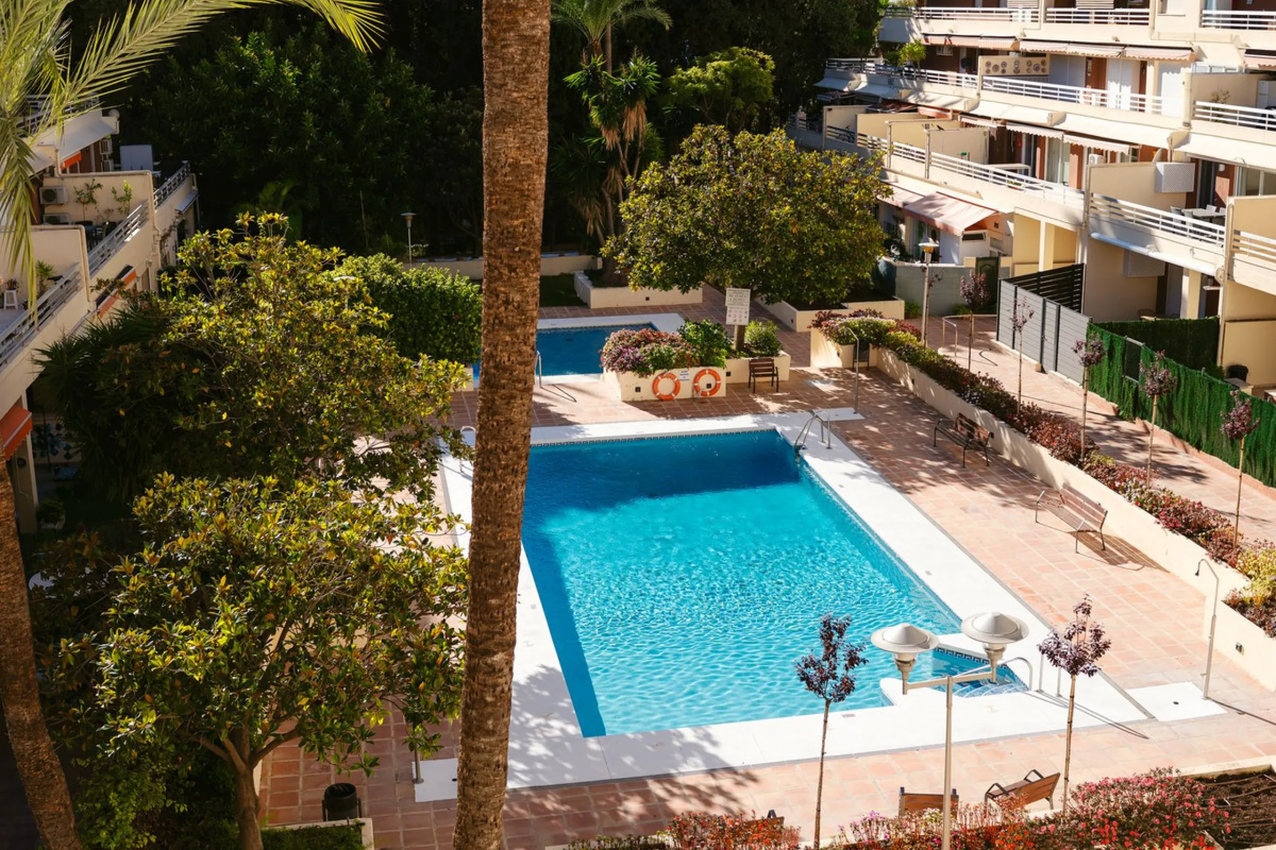 A fantastic opportunity in the well-sought out urbanisation of Parque Marbella.