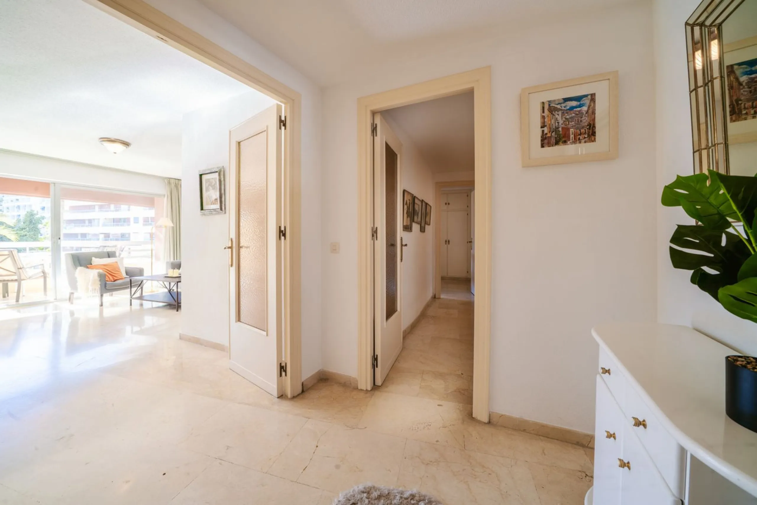A fantastic opportunity in the well-sought out urbanisation of Parque Marbella.