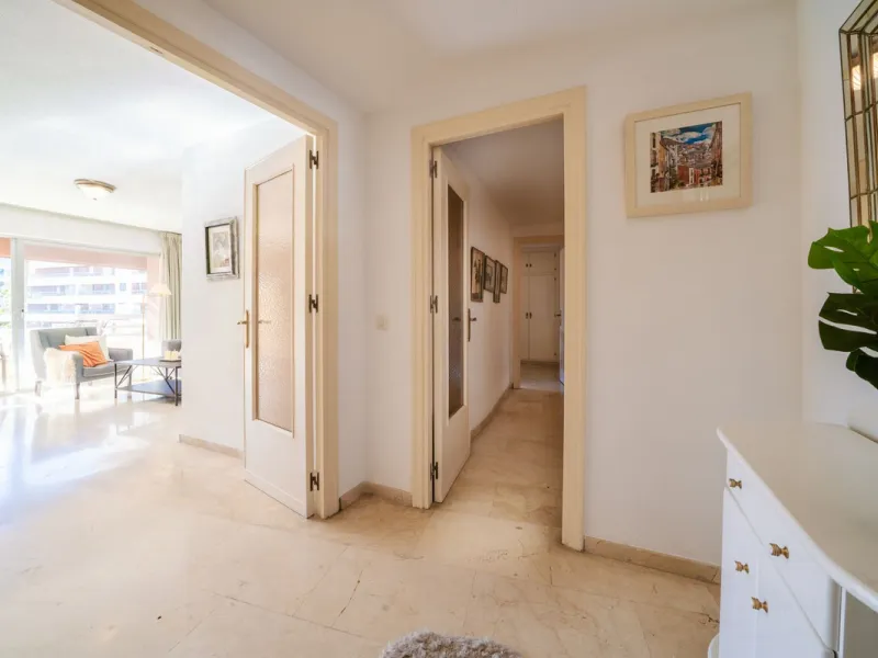 A fantastic opportunity in the well-sought out urbanisation of Parque Marbella.