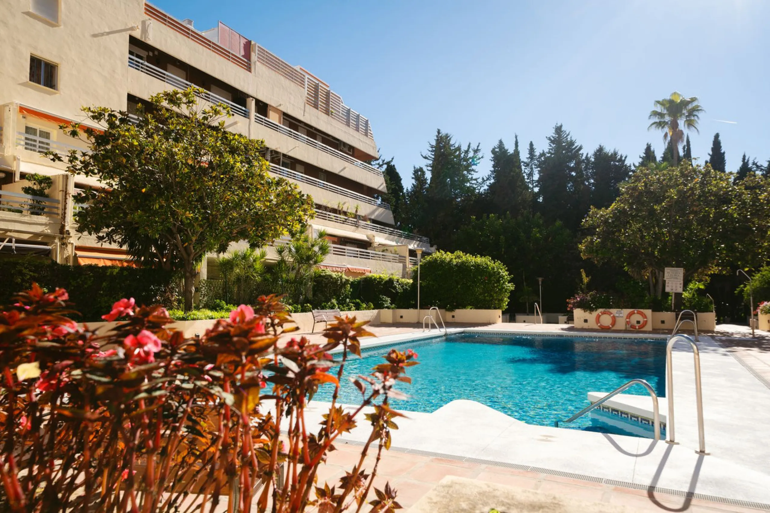 A fantastic opportunity in the well-sought out urbanisation of Parque Marbella.