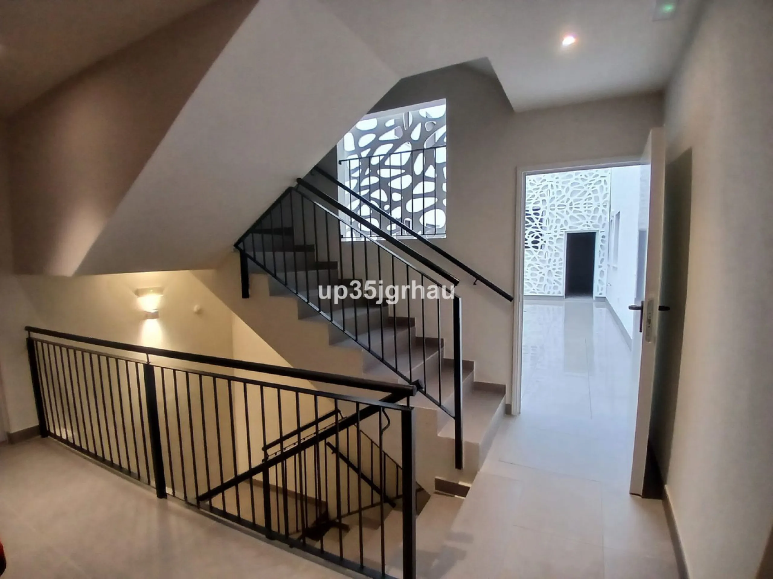 Middle Floor Apartment, Estepona, Costa del Sol.