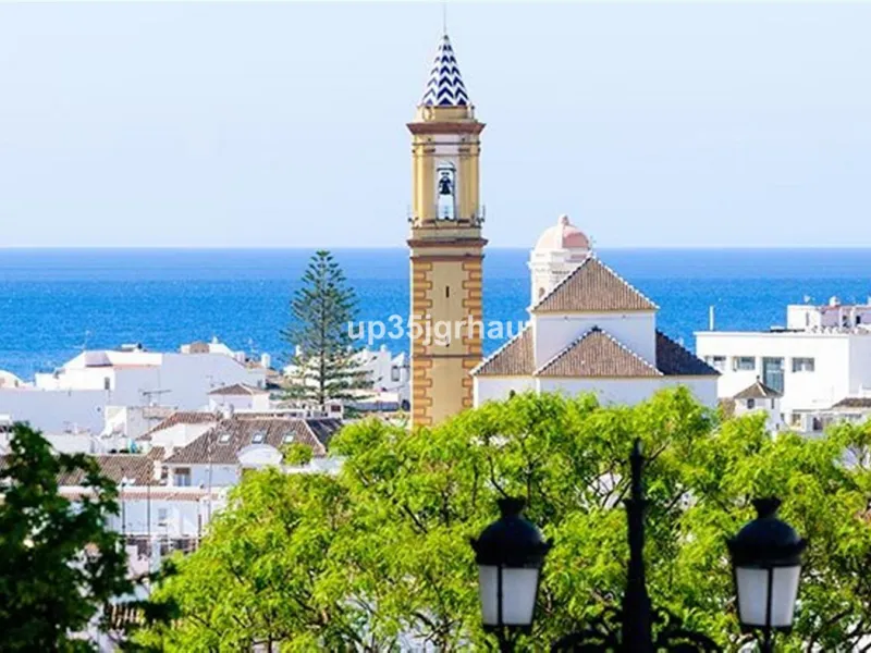 Middle Floor Apartment, Estepona, Costa del Sol.