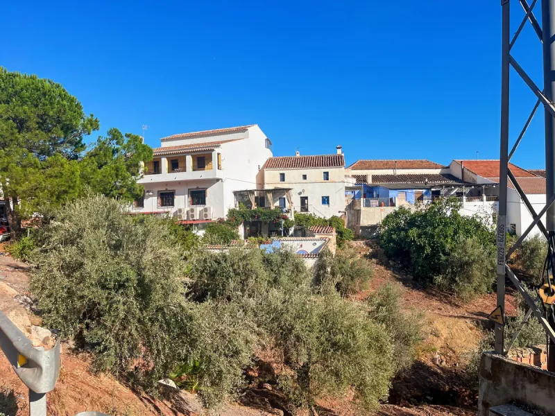 Villa Carlitos, located in the peaceful hamlet of Los Ventorros de Comares.