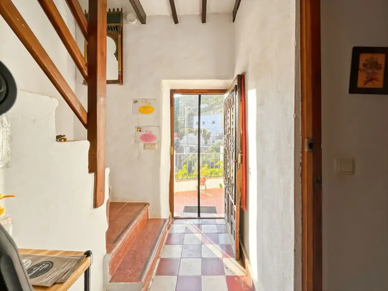 Villa Carlitos, located in the peaceful hamlet of Los Ventorros de Comares.