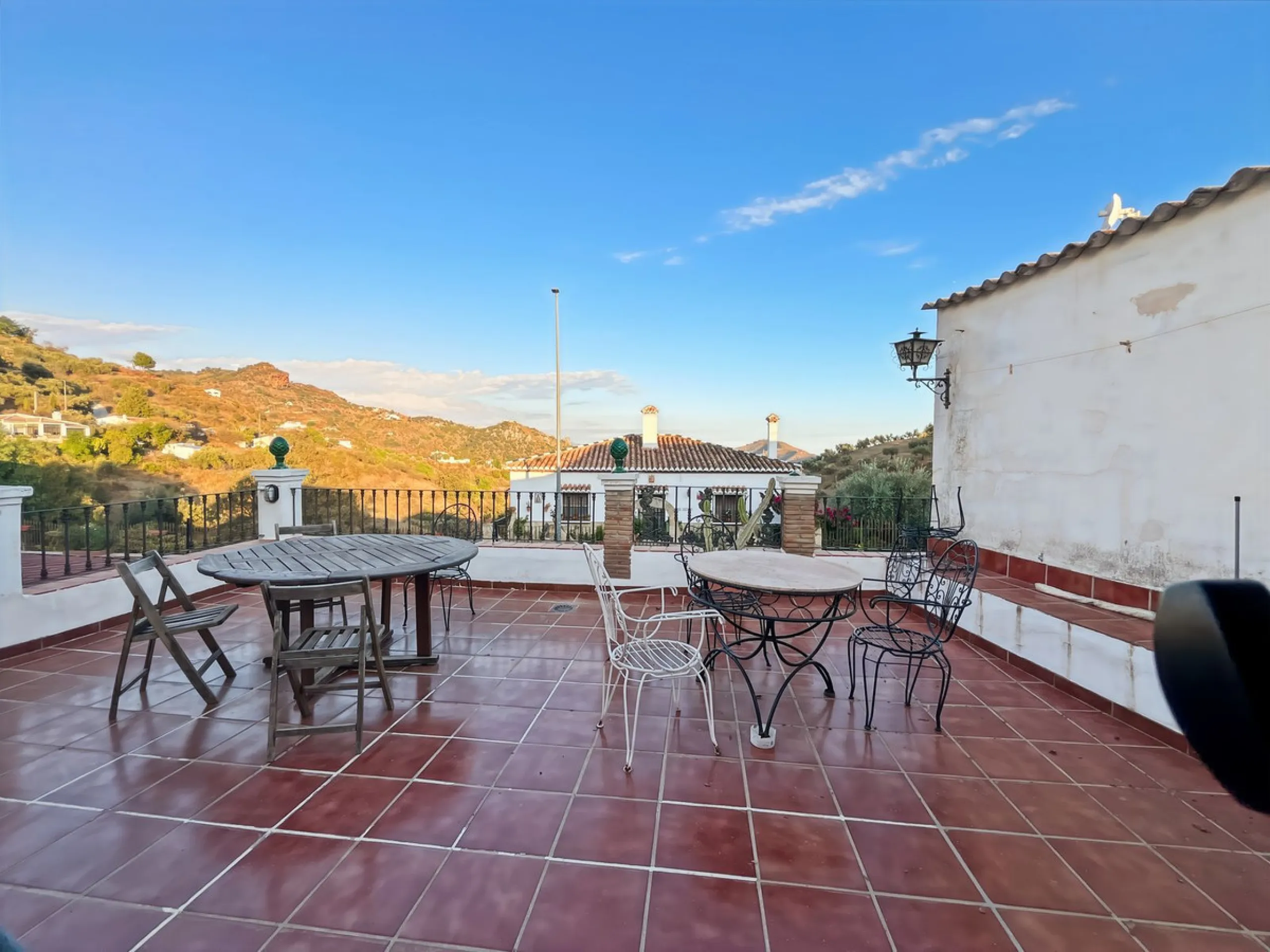 Villa Carlitos, located in the peaceful hamlet of Los Ventorros de Comares.
