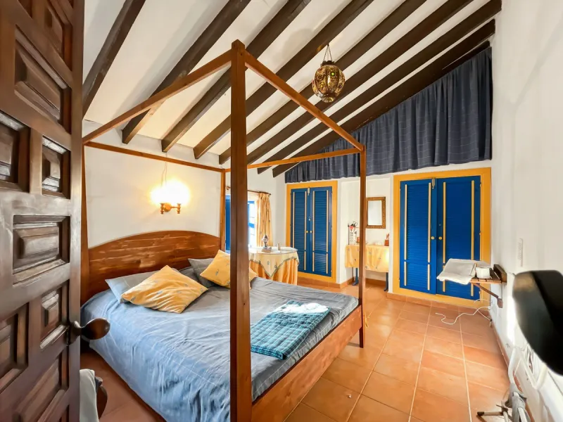 Villa Carlitos, located in the peaceful hamlet of Los Ventorros de Comares.