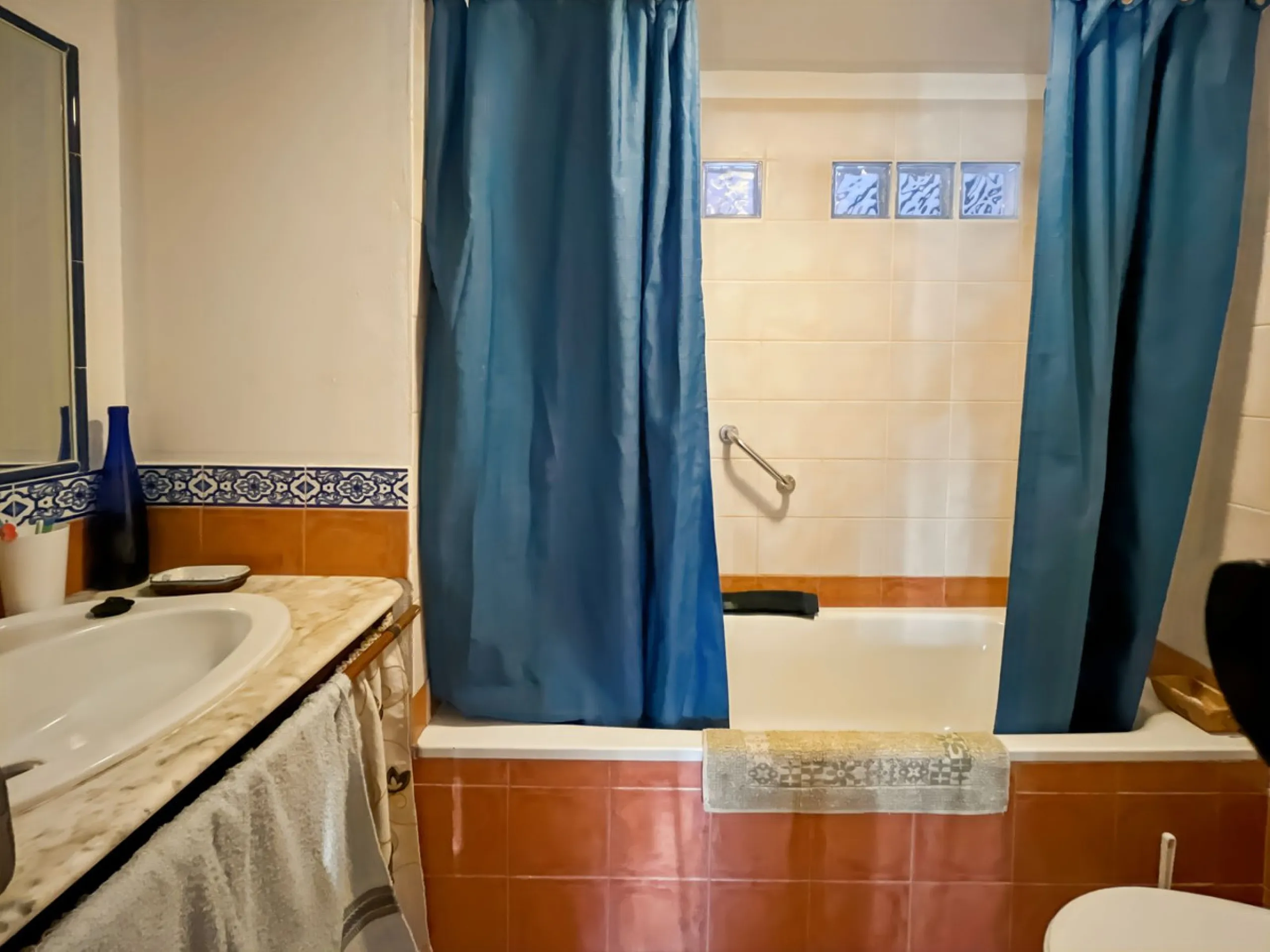 Villa Carlitos, located in the peaceful hamlet of Los Ventorros de Comares.