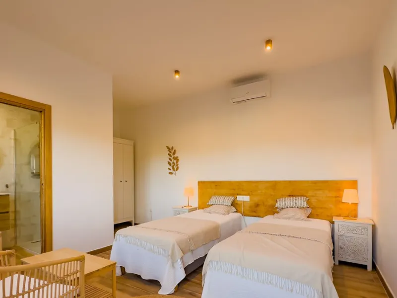 House - Finca - Cortijo в продаже в Málaga, Málaga. В доме 6 спален и 6 ванных комнат. Площадь дома 524 м². Площадь участка 106000 м²