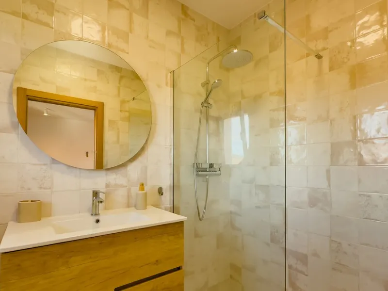 House - Finca - Cortijo в продаже в Málaga, Málaga. В доме 6 спален и 6 ванных комнат. Площадь дома 524 м². Площадь участка 106000 м²