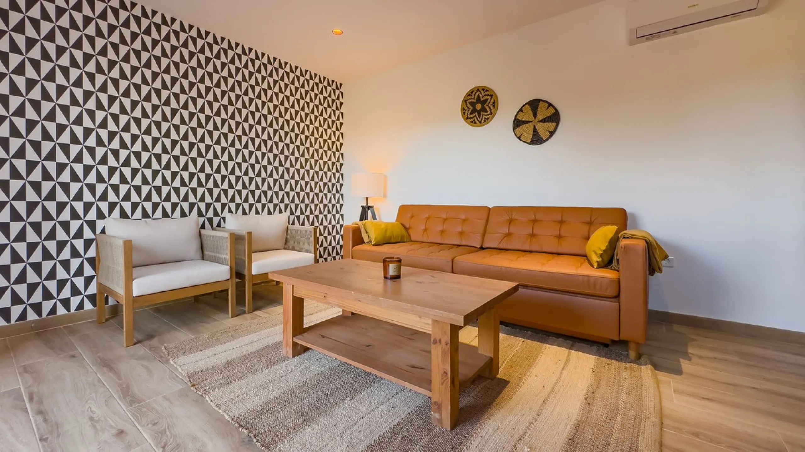 House - Finca - Cortijo в продаже в Málaga, Málaga. В доме 6 спален и 6 ванных комнат. Площадь дома 524 м². Площадь участка 106000 м²