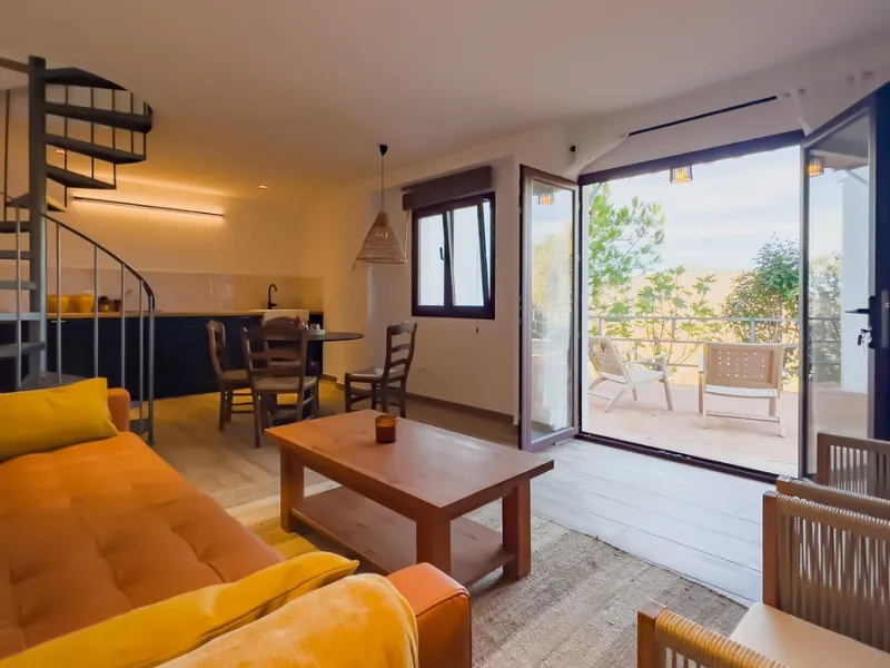 House - Finca - Cortijo в продаже в Málaga, Málaga. В доме 6 спален и 6 ванных комнат. Площадь дома 524 м². Площадь участка 106000 м²