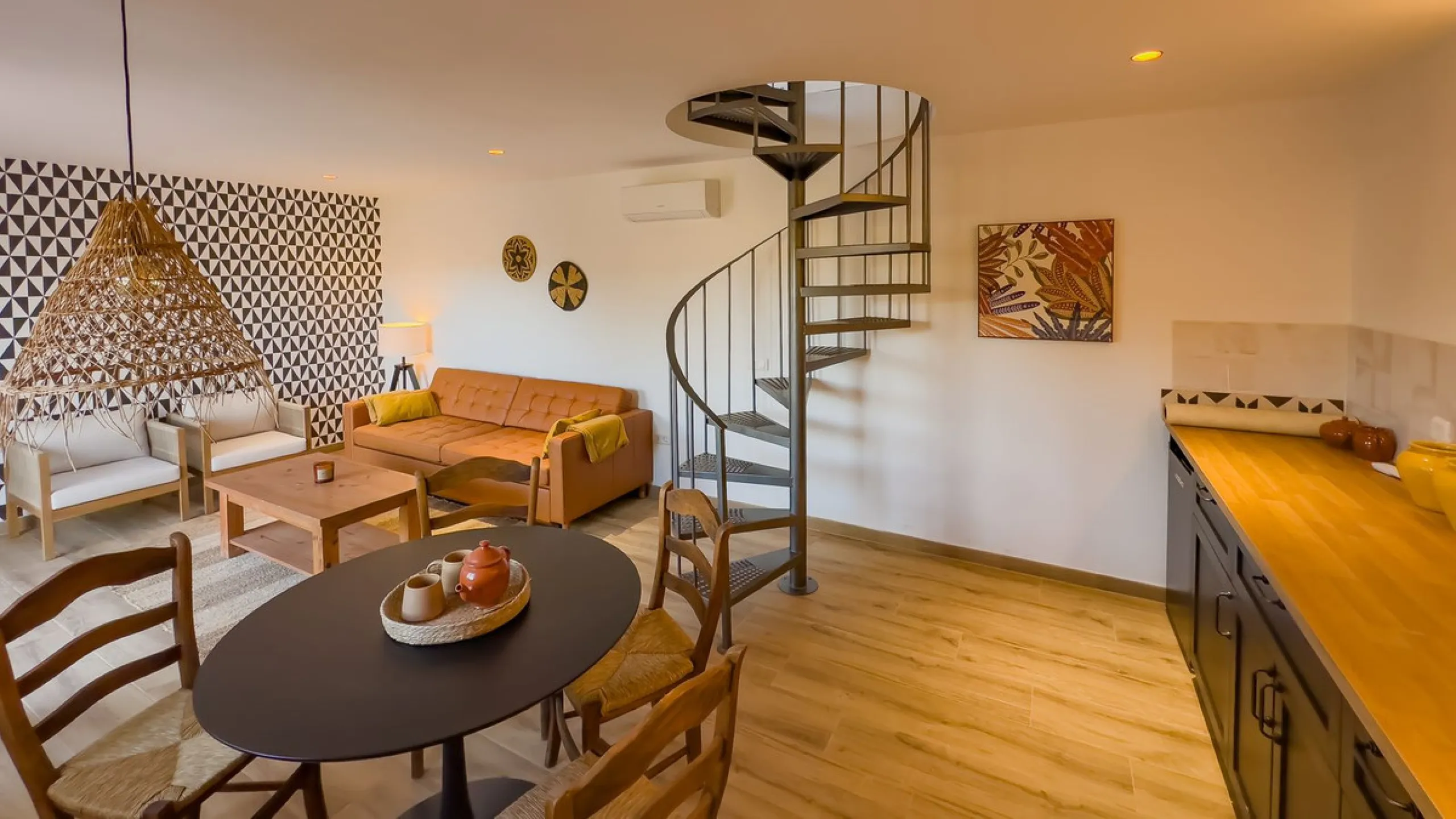 House - Finca - Cortijo в продаже в Málaga, Málaga. В доме 6 спален и 6 ванных комнат. Площадь дома 524 м². Площадь участка 106000 м²
