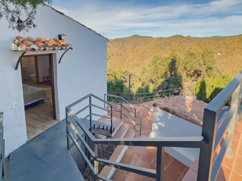House - Finca - Cortijo в продаже в Málaga, Málaga. В доме 6 спален и 6 ванных комнат. Площадь дома 524 м². Площадь участка 106000 м²