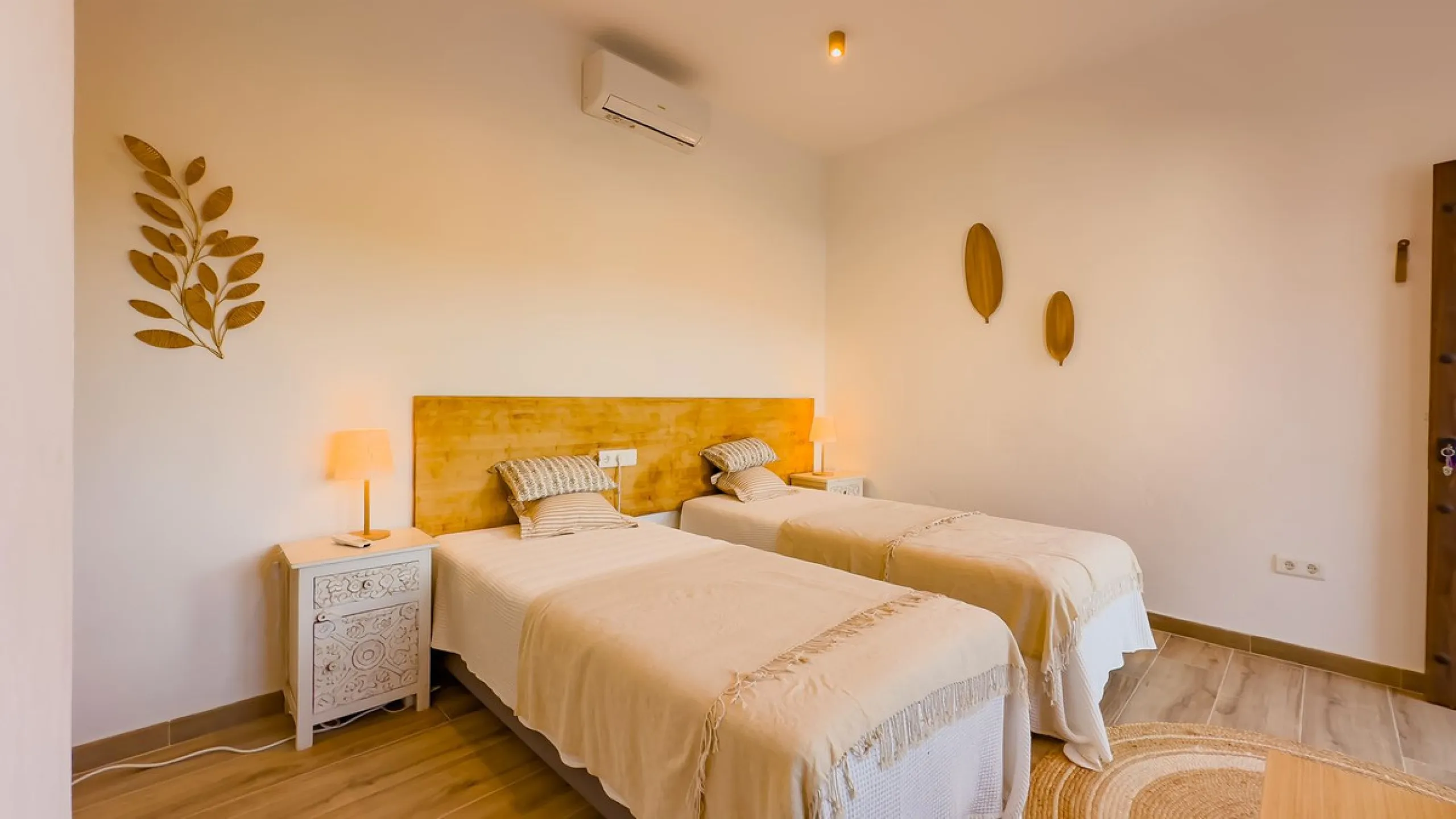 House - Finca - Cortijo в продаже в Málaga, Málaga. В доме 6 спален и 6 ванных комнат. Площадь дома 524 м². Площадь участка 106000 м²