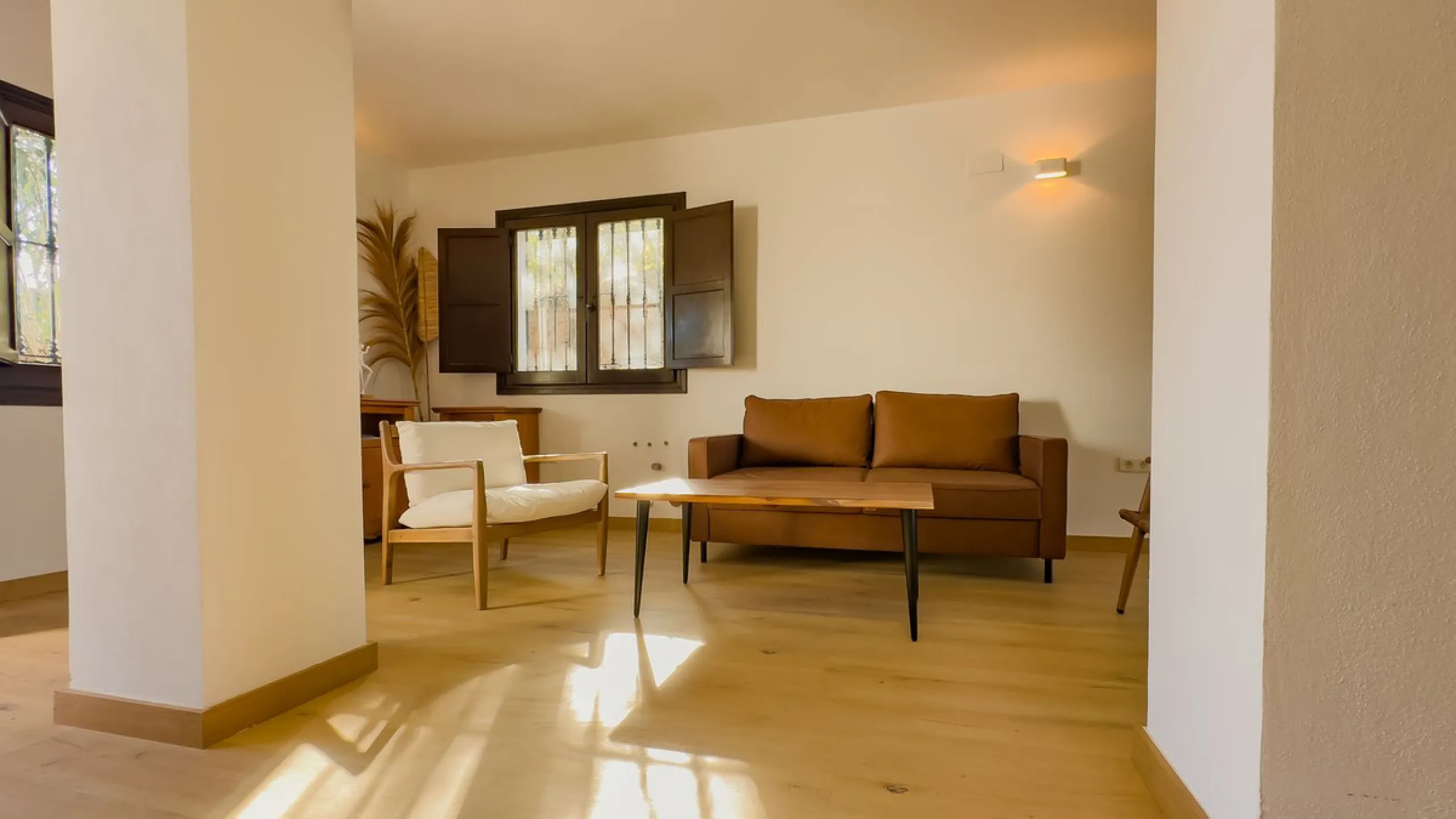 House - Finca - Cortijo в продаже в Málaga, Málaga. В доме 6 спален и 6 ванных комнат. Площадь дома 524 м². Площадь участка 106000 м²