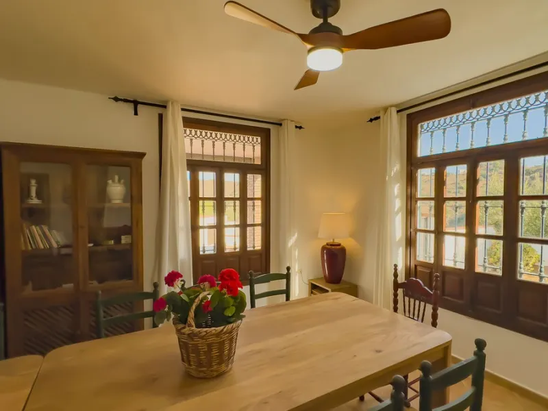 House - Finca - Cortijo в продаже в Málaga, Málaga. В доме 6 спален и 6 ванных комнат. Площадь дома 524 м². Площадь участка 106000 м²