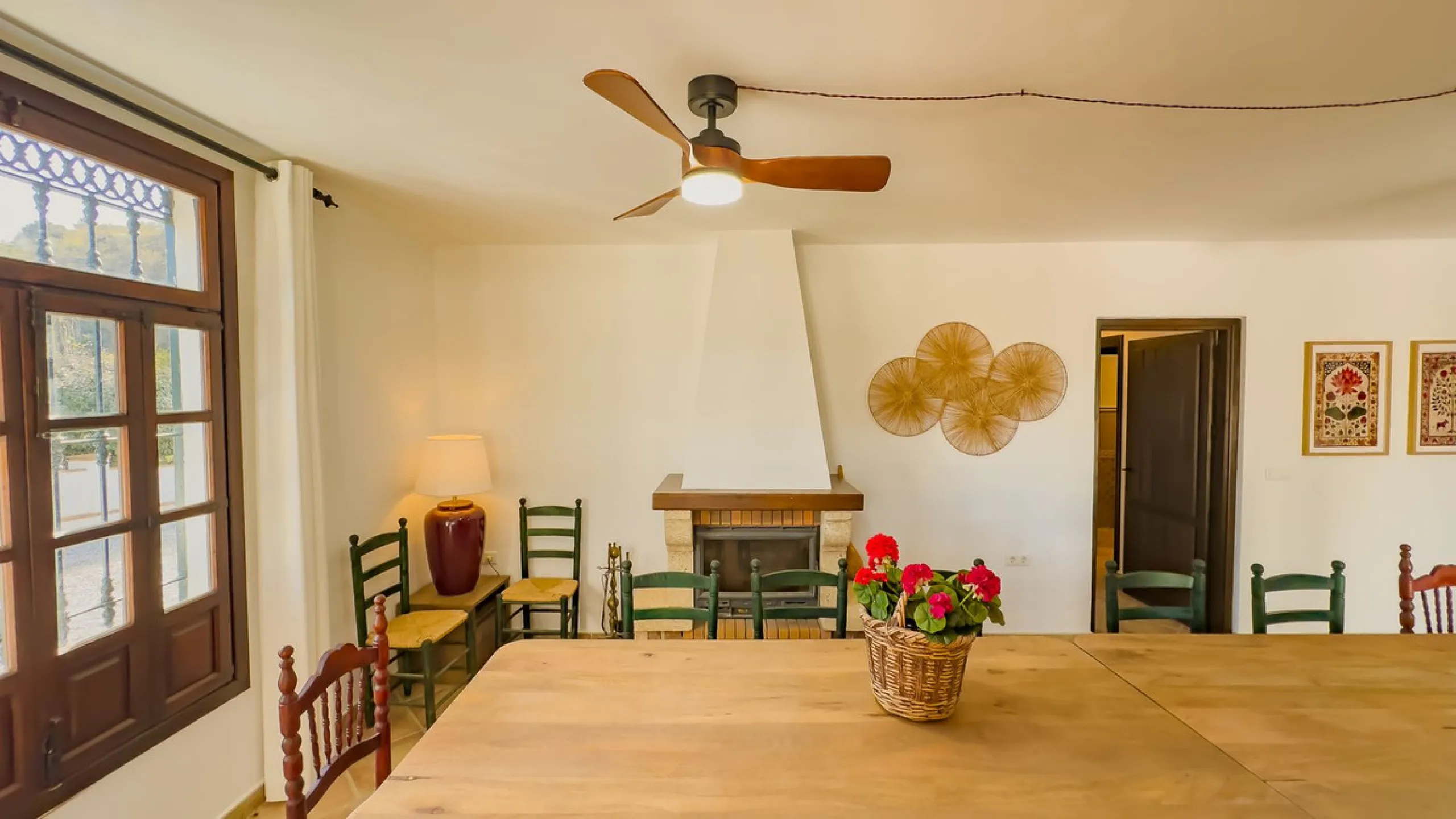 House - Finca - Cortijo в продаже в Málaga, Málaga. В доме 6 спален и 6 ванных комнат. Площадь дома 524 м². Площадь участка 106000 м²