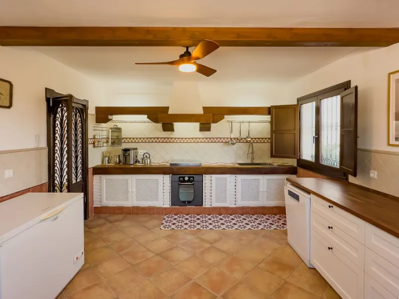 House - Finca - Cortijo в продаже в Málaga, Málaga. В доме 6 спален и 6 ванных комнат. Площадь дома 524 м². Площадь участка 106000 м²