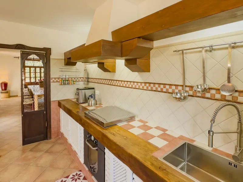 House - Finca - Cortijo в продаже в Málaga, Málaga. В доме 6 спален и 6 ванных комнат. Площадь дома 524 м². Площадь участка 106000 м²