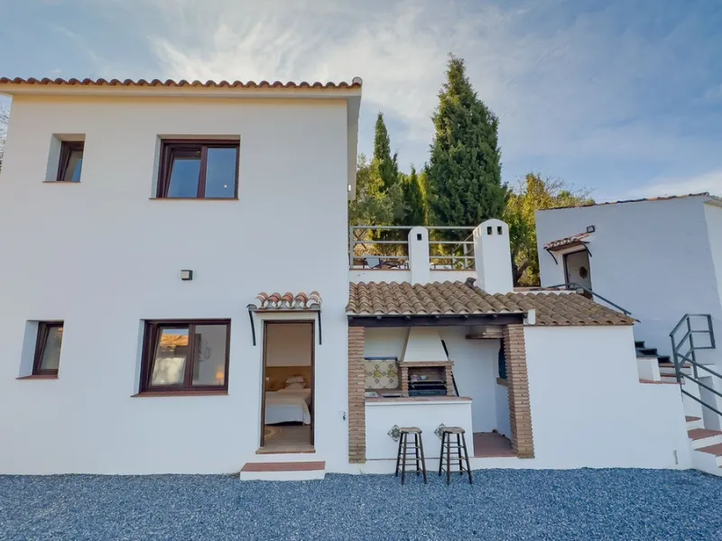 House - Finca - Cortijo в продаже в Málaga, Málaga. В доме 6 спален и 6 ванных комнат. Площадь дома 524 м². Площадь участка 106000 м²