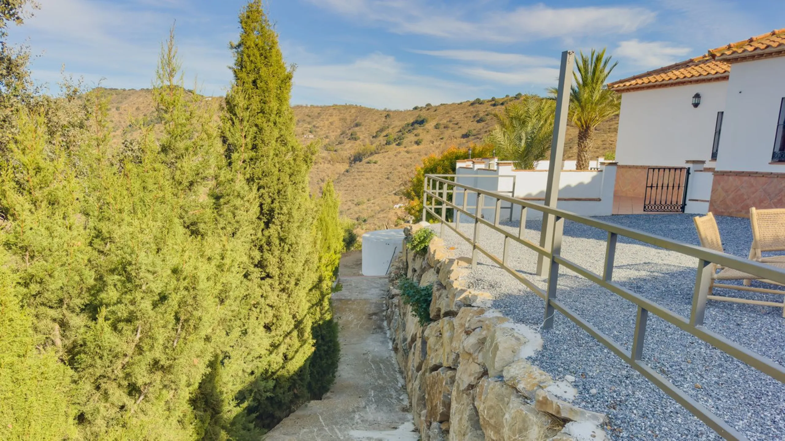 House - Finca - Cortijo в продаже в Málaga, Málaga. В доме 6 спален и 6 ванных комнат. Площадь дома 524 м². Площадь участка 106000 м²