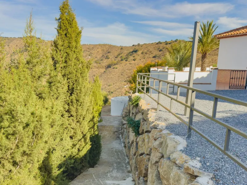 House - Finca - Cortijo в продаже в Málaga, Málaga. В доме 6 спален и 6 ванных комнат. Площадь дома 524 м². Площадь участка 106000 м²