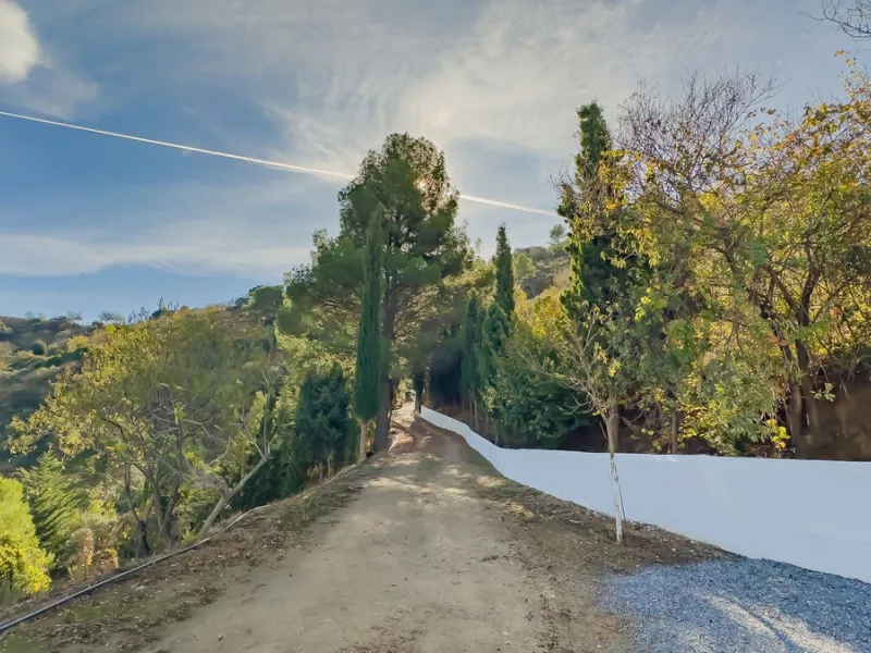 House - Finca - Cortijo в продаже в Málaga, Málaga. В доме 6 спален и 6 ванных комнат. Площадь дома 524 м². Площадь участка 106000 м²