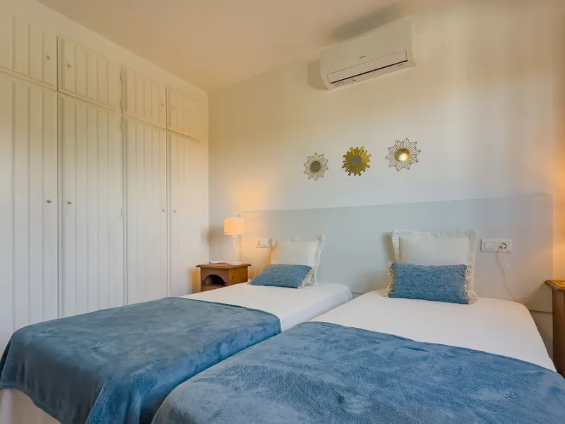 House - Finca - Cortijo в продаже в Málaga, Málaga. В доме 6 спален и 6 ванных комнат. Площадь дома 524 м². Площадь участка 106000 м²