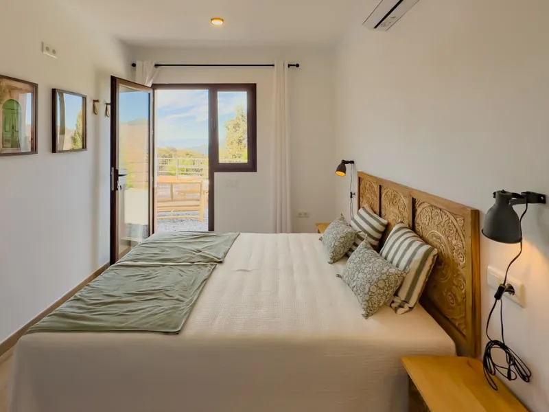 House - Finca - Cortijo в продаже в Málaga, Málaga. В доме 6 спален и 6 ванных комнат. Площадь дома 524 м². Площадь участка 106000 м²